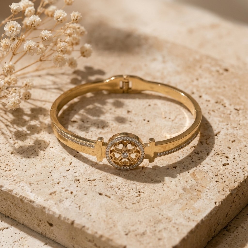 Daily Resilience Bangle by Calistry